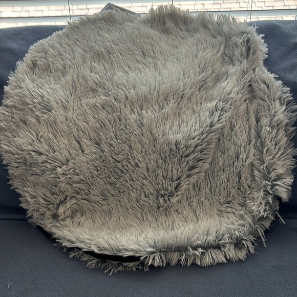 Small/ medium dog 🐶- lay bed— - Picture 2 of 4